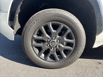 2022 Toyota Tundra 4WD 4WD Platinum Hybrid CrewMax 5.5' Bed (Natl)