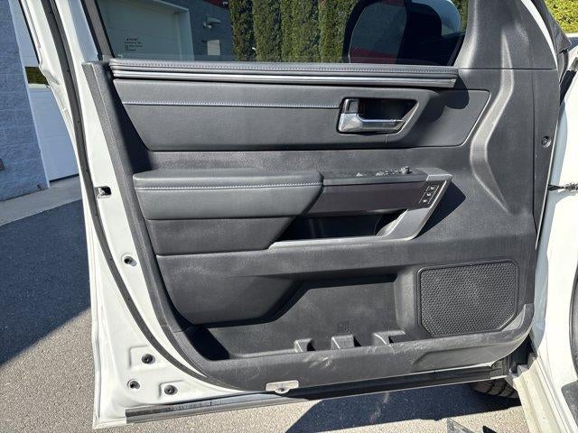 2022 Toyota Tundra 4WD 4WD Platinum Hybrid CrewMax 5.5' Bed (Natl)