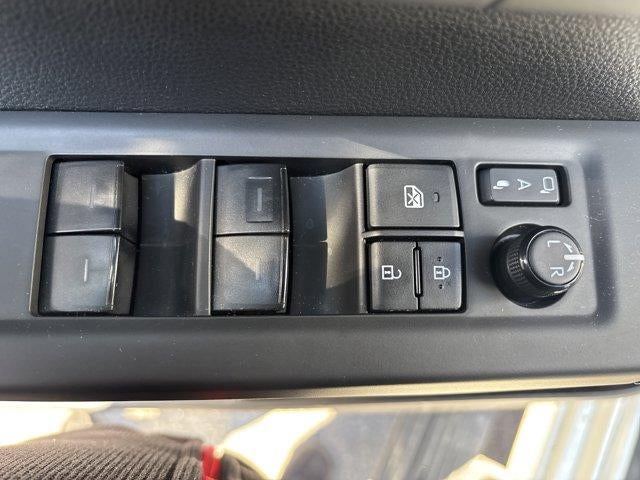 2022 Toyota Tundra 4WD 4WD Platinum Hybrid CrewMax 5.5' Bed (Natl)