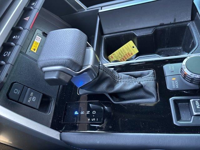 2022 Toyota Tundra 4WD 4WD Platinum Hybrid CrewMax 5.5' Bed (Natl)