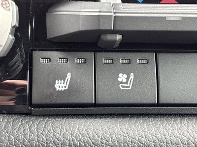 2025 Toyota Tundra 4WD 4WD Limited CrewMax 5.5' Bed (Natl)