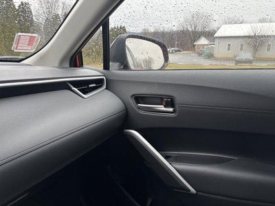 2026 Toyota Corolla Cross XLE 4WD (Natl)