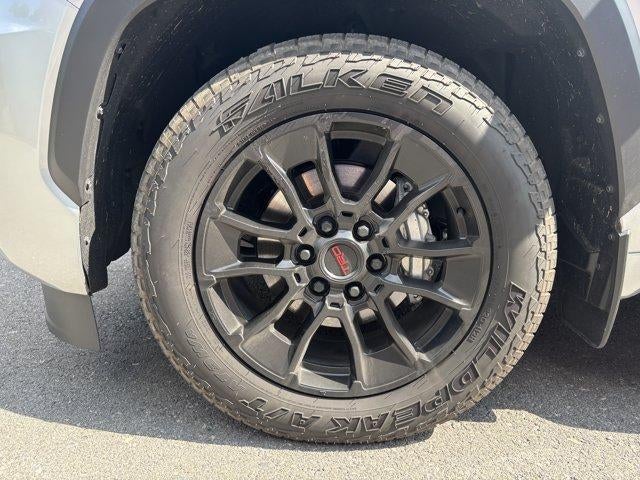 2025 Toyota Sequoia Limited 4WD (SE)