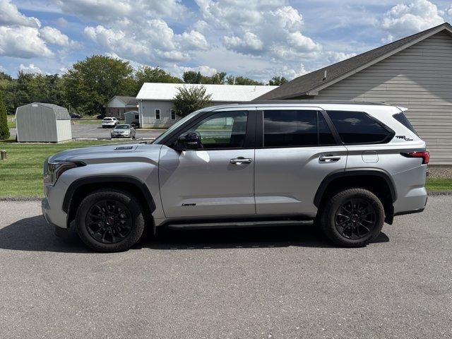 2025 Toyota Sequoia Limited 4WD (SE)