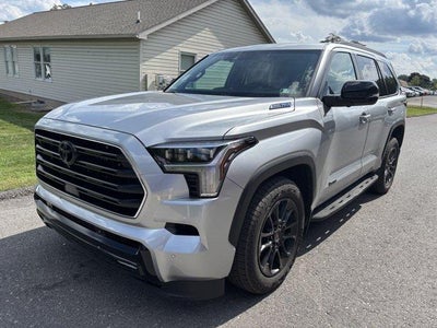 2025 Toyota Sequoia Limited 4WD (SE)