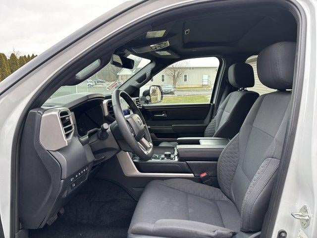 2025 Toyota Sequoia SR5 4WD (SE)