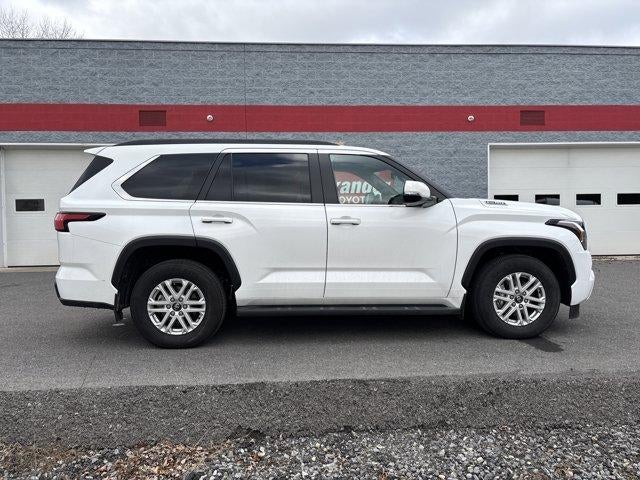 2025 Toyota Sequoia SR5 4WD (SE)