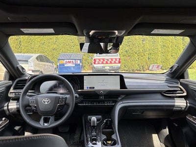 2025 Toyota Crown Signia Limited AWD (Natl)