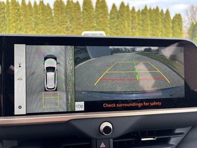 2025 Toyota Crown Signia Limited AWD (Natl)