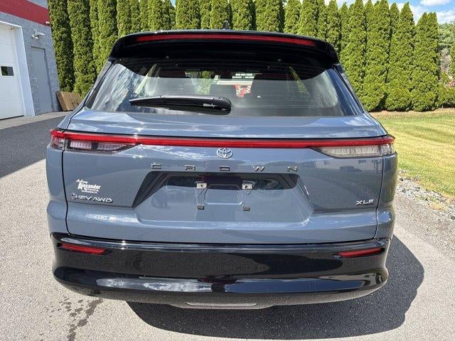 2025 Toyota Crown Signia XLE AWD (Natl)