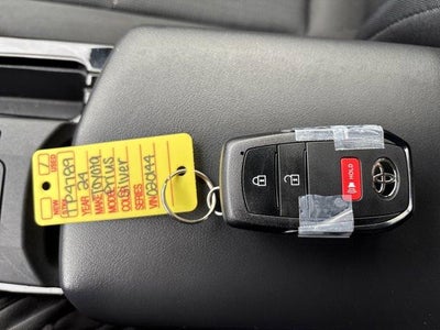 2024 Toyota Prius LE (Natl)