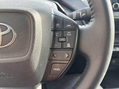 2025 Toyota Prius LE (Natl)