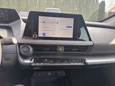 2025 Toyota Prius LE (Natl)