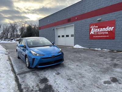2019 Toyota Prius LE (Natl)