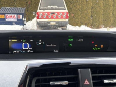 2019 Toyota Prius LE (Natl)