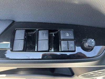 2020 Toyota Prius XLE AWD-e (Natl)