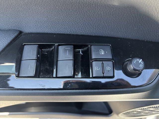 2020 Toyota Prius XLE AWD-e (Natl)