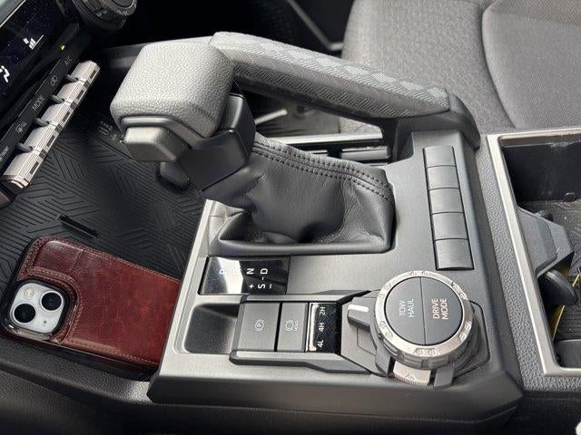 2025 Toyota 4Runner SR5 4WD (GS)