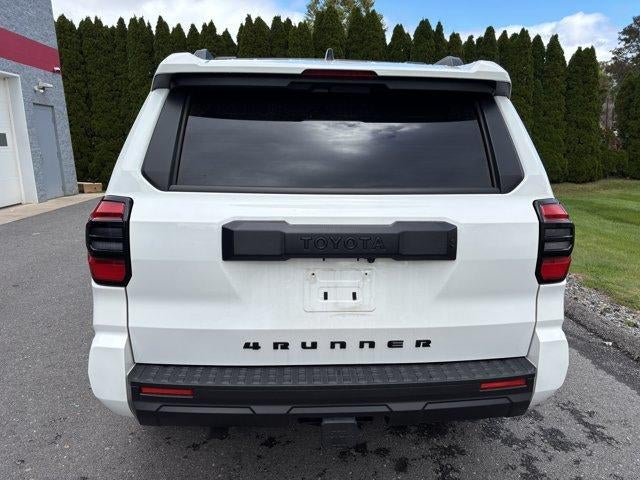2025 Toyota 4Runner SR5 4WD (GS)