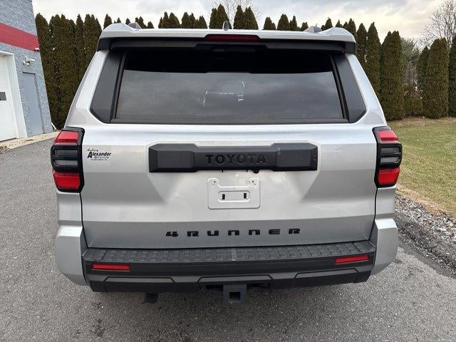 2025 Toyota 4Runner SR5 4WD (GS)