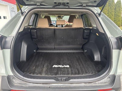 2019 Toyota RAV4 Hybrid XLE AWD (Natl)