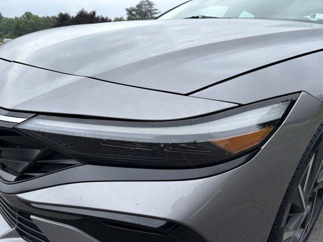 2025 Hyundai ELANTRA Limited IVT