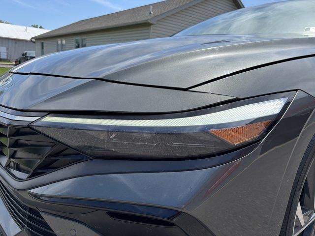 2024 Hyundai ELANTRA Limited IVT