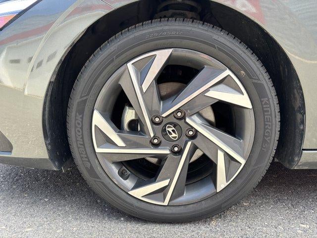 2024 Hyundai ELANTRA Limited IVT