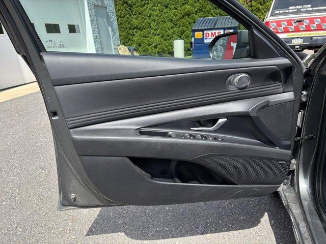 2024 Hyundai ELANTRA Limited IVT
