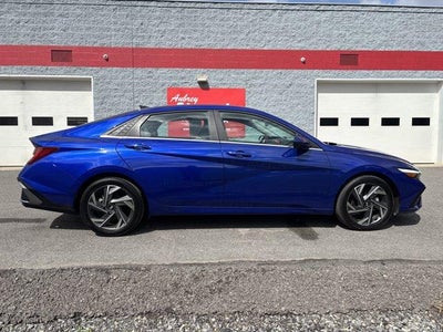 2024 Hyundai ELANTRA SEL IVT