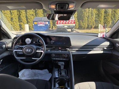 2025 Hyundai ELANTRA SEL Convenience IVT