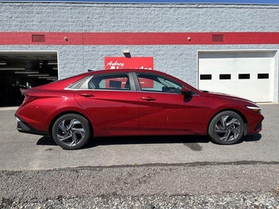 2025 Hyundai ELANTRA SEL Convenience IVT