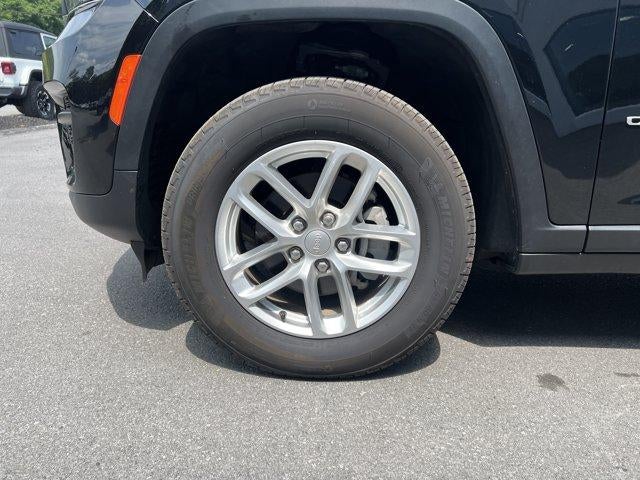 2025 Jeep Grand Cherokee Laredo X 4x4
