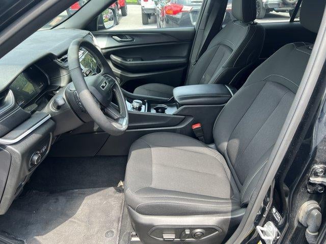 2025 Jeep Grand Cherokee Laredo X 4x4