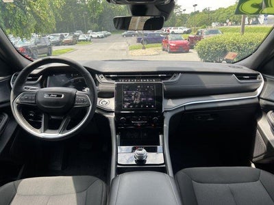 2025 Jeep Grand Cherokee Laredo X 4x4