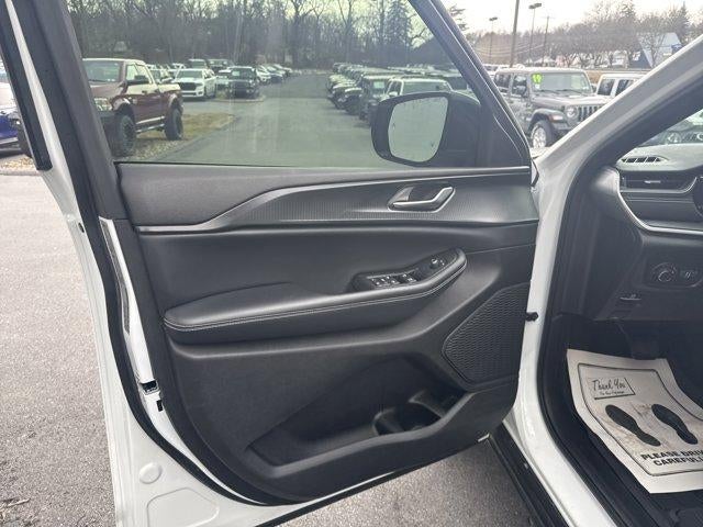 2023 Jeep Grand Cherokee L Altitude X 4x4