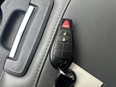 2014 RAM 1500 4WD Quad Cab 6.4 Ft Box Express