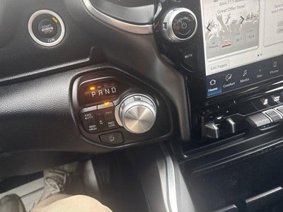 2022 RAM 1500 Laramie 4x4 Crew Cab 5'7" Box