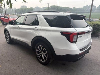 2025 Ford Explorer ST-Line 4WD