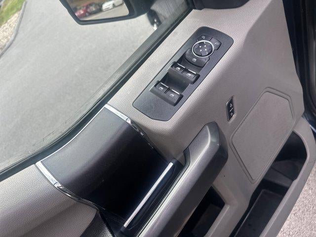 2015 Ford F-150 4WD SuperCrew 5-1/2 Ft Box XLT