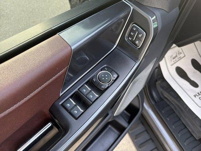 2022 Ford F-150 LARIAT 4WD SuperCrew 5.5' Box