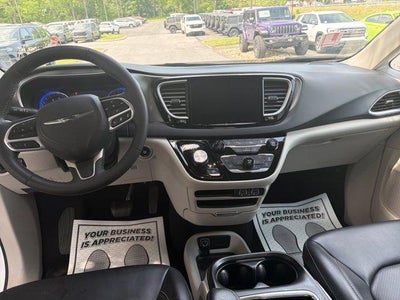 2023 Chrysler Pacifica Touring L FWD