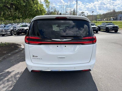2024 Chrysler Pacifica Touring L FWD