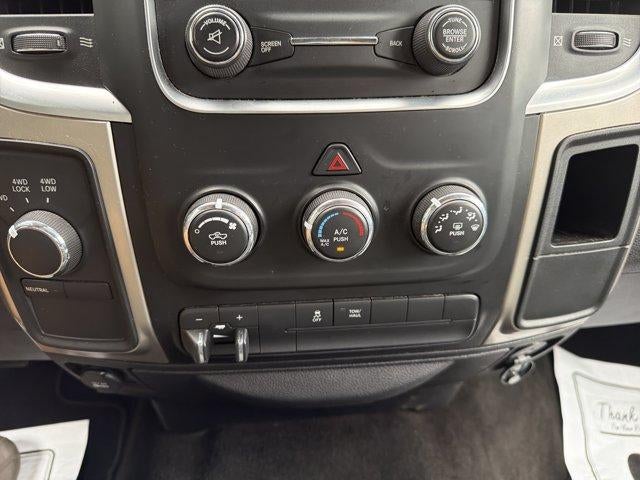 2015 RAM 2500 4WD Crew Cab 6.4 Ft Box SLT