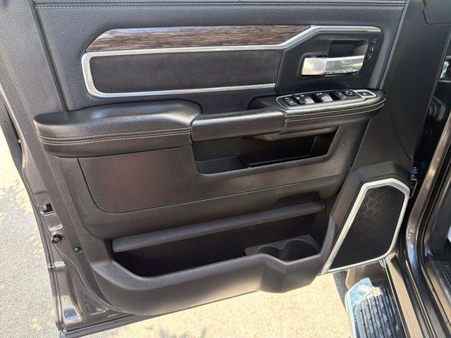 2020 RAM 2500 Laramie 4x4 Crew Cab 6'4" Box