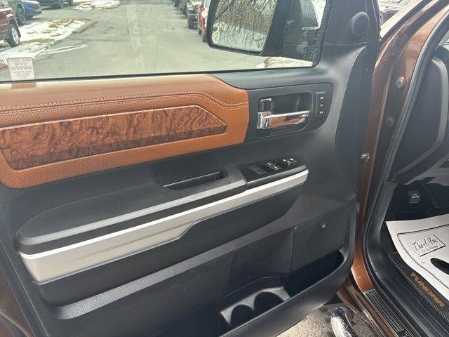 2016 Toyota Tundra 4WD Truck 4WD CrewMax Short Bed 5.7L 1794 (Natl)