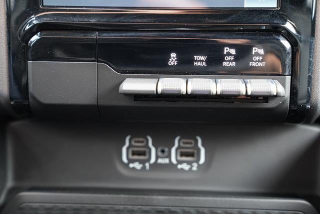 2023 RAM 1500 Laramie 4x4 Crew Cab 5'7" Box