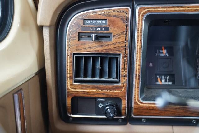 1988 Ford E-350 Base