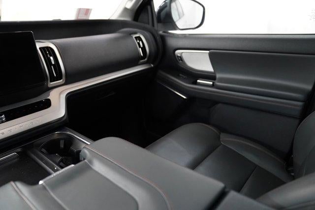 2025 Ford Expedition Active 4x4