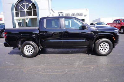 2024 Nissan Frontier Crew Cab 4x4 SV